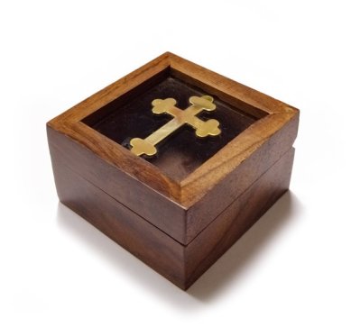 Утварь и подарки Шкатулка для ладана деревянная (6,3 х 6,3 х 3,8 см)
