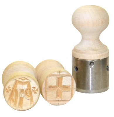 Утварь и подарки Набор для просфор из нарезки и 2 деревянных печатей «Агничной» и «Богородичной» (диаметр нарезки 3 см)
