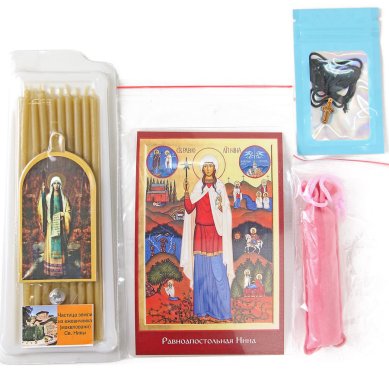 Утварь и подарки Набор подарочный со святынями равноапостольной Нины №5 (ламинир. икона, крест, свечи, миро)